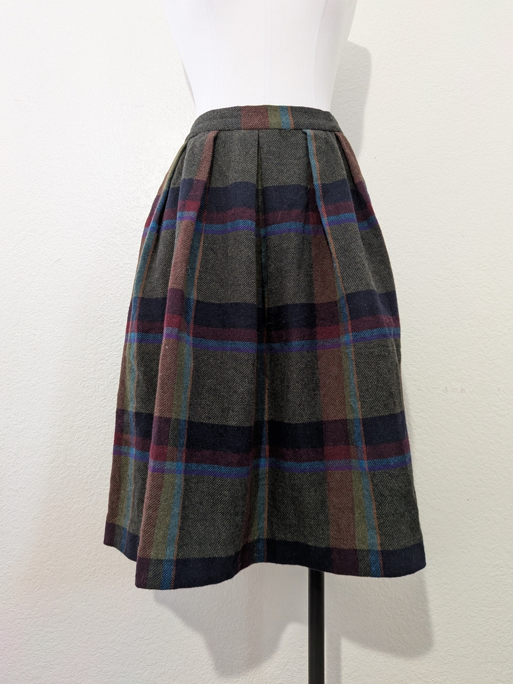 Diane Von Furstenberg Plaid A-Line Pleated Wool  Skirt in Olive and Brown Sz 6